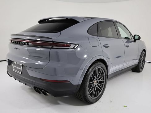 New 2026 Porsche Cayenne Coupe AWD/4WD image 7