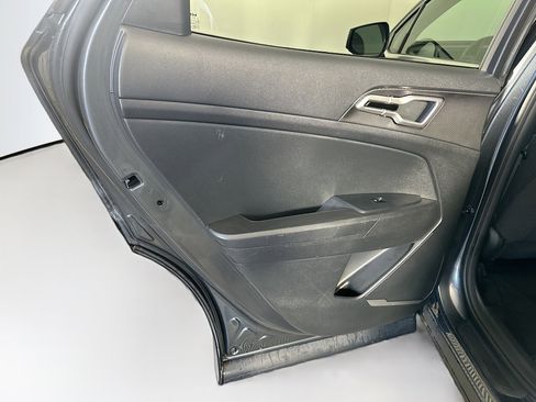 Used 2025 Kia Sportage LX image 25