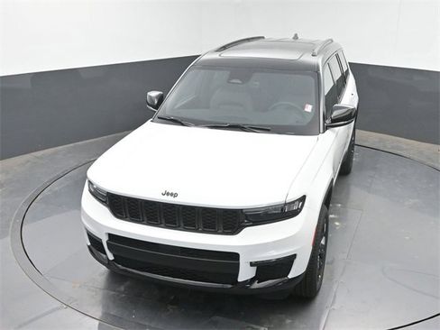 New 2025 Jeep Grand Cherokee L Limited image 33
