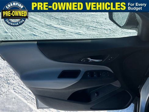Used 2022 Chevrolet Equinox LT w/ Driver Convenience Package image 23