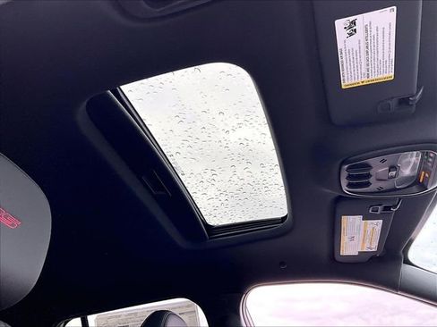 New 2026 Chevrolet Trax RS w/ Sunroof Package FWD image 28