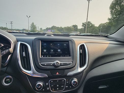 Used 2019 Chevrolet Equinox LT AWD/4WD image 14
