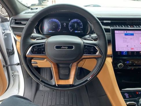 Used 2025 Jeep Grand Cherokee L Summit AWD/4WD image 5