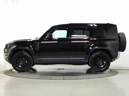 Used 2025 Land Rover Defender 110 S image 2