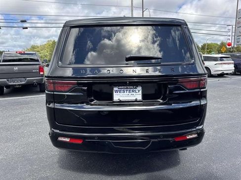 Used 2024 Jeep Wagoneer Series II w/ Convenience Group I AWD/4WD image 4
