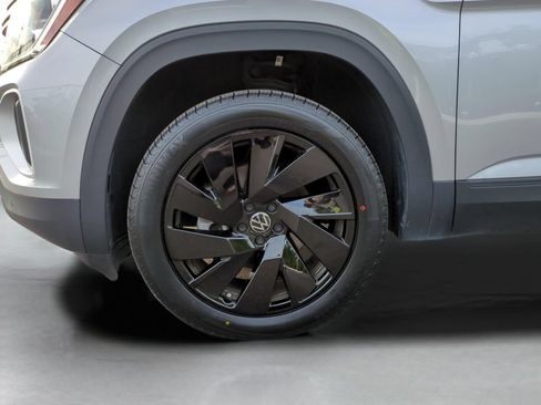 Used 2024 Volkswagen Atlas SE FWD image 26
