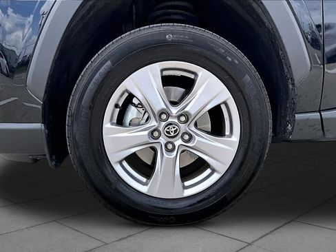 Used 2025 Toyota RAV4 XLE image 11