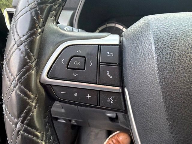 Used 2022 Toyota Highlander LE AWD/4WD image 14