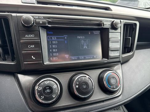 Used 2015 Toyota RAV4 LE AWD/4WD image 17