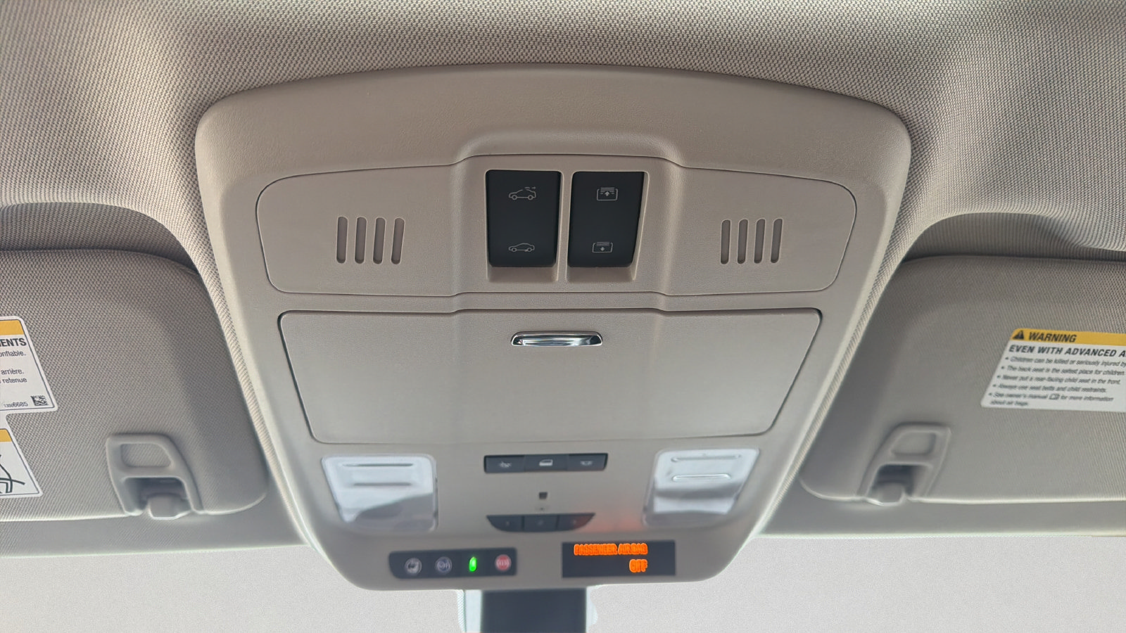 Used 2019 Buick Envision Essence FWD image 18