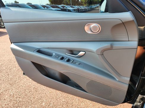 Certified 2023 Hyundai Elantra SEL FWD image 24
