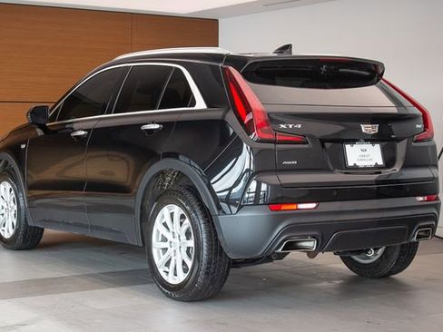 Used 2023 Cadillac XT4 Luxury w/ Cold Weather Package AWD/4WD image 8