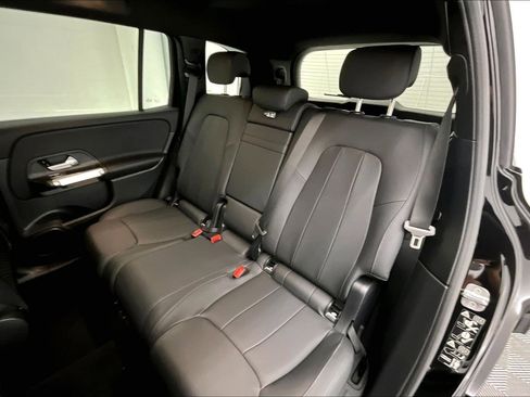 Used 2026 Mercedes-Benz GLB 250 image 17