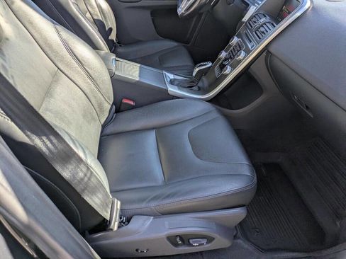 Used 2015 Volvo XC60 T6 Platinum w/ Protection Package FWD image 11