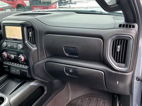 Used 2022 GMC Sierra 1500 AT4 w/ AT4 Premium Package image 17