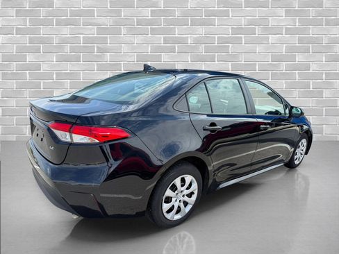 Used 2024 Toyota Corolla LE FWD image 5