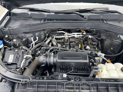 Used 2021 Ford Explorer XLT RWD image 9