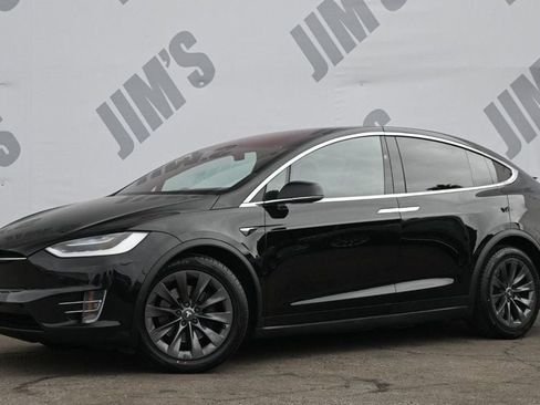Used 2018 Tesla Model X 75D image 1