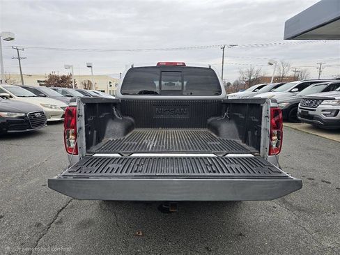 Used 2019 Nissan Frontier SV image 11