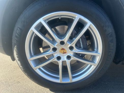 Used 2019 Porsche Cayenne image 22