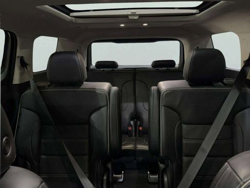 Used 2021 GMC Acadia Denali w/ Denali Technology Package image 48