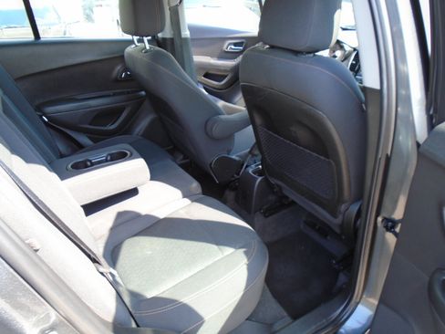 Used 2019 Chevrolet Trax LS AWD/4WD image 11