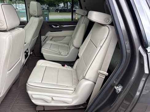 Used 2021 GMC Yukon Denali w/ Denali Premium Package AWD/4WD image 20