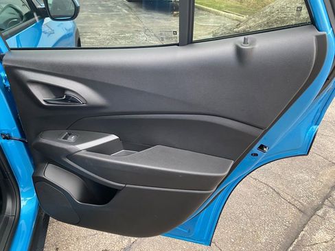 New 2026 Chevrolet Trax LT w/ Sunroof Package image 25