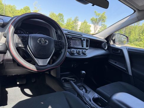 Used 2017 Toyota RAV4 LE w/ Carpet Mat Package FWD image 21