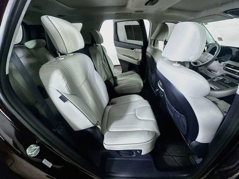 Used 2025 Hyundai Palisade Calligraphy FWD image 11