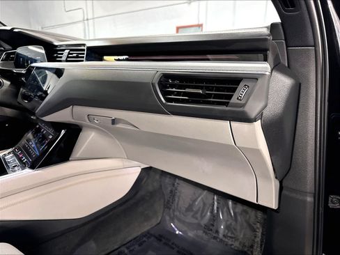 Used 2024 Audi Q8 e-tron Prestige w/ Prestige Package AWD/4WD image 17