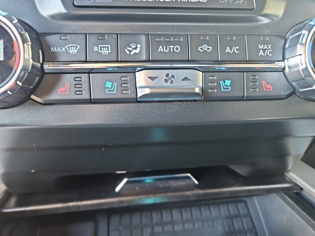 Used 2022 Ford F250 Lariat w/ Lariat Ultimate Package AWD/4WD image 21