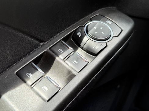 Used 2021 Ford Escape SE w/ SE Sport Appearance Package AWD/4WD image 15