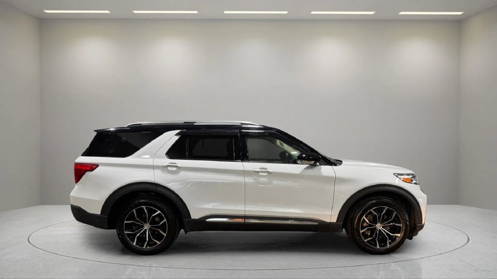 Used 2021 Ford Explorer Limited w/ Equipment Group 301A AWD/4WD image 2