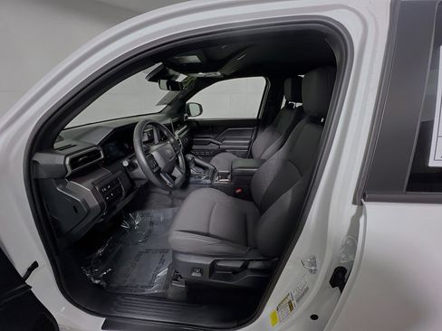 Used 2025 Toyota Tacoma SR5 image 15