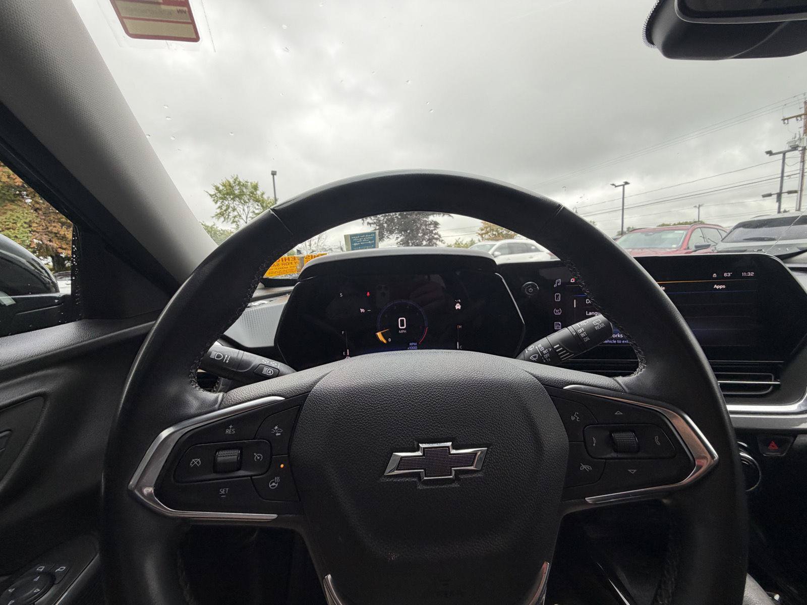 Used 2024 Chevrolet Trax ACTIV w/ Sunroof Package FWD image 17