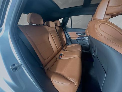 Certified 2025 Mercedes-Benz GLC 300 image 27