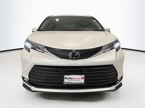 Certified 2026 Toyota Sienna XLE AWD/4WD image 2