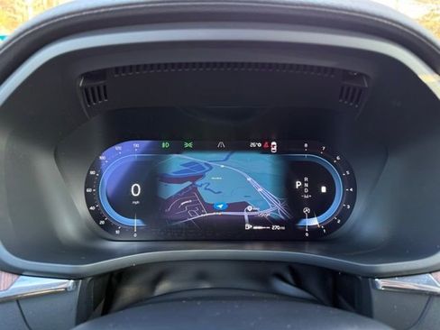 Certified 2023 Volvo XC60 B5 Ultimate w/ Climate Package image 23