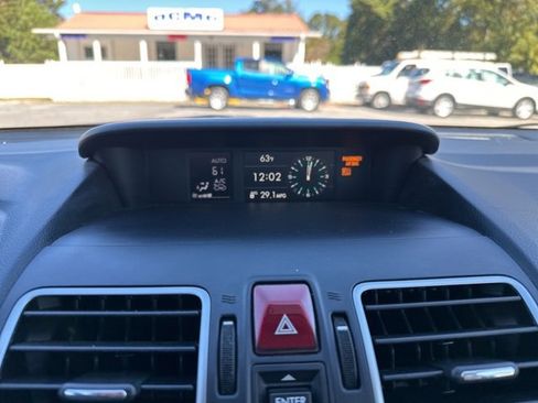 Used 2018 Subaru Forester 2.5i Premium image 17