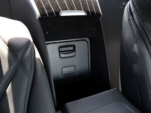 Certified 2024 Mercedes-Benz Maybach S 580 4MATIC image 16