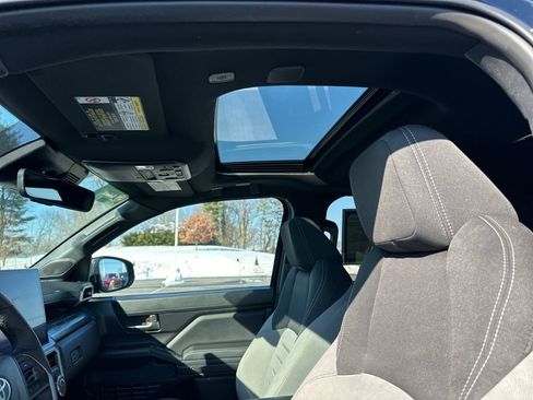 Used 2025 Toyota Tacoma TRD Sport w/ TRD Sport Upgrade Package image 10