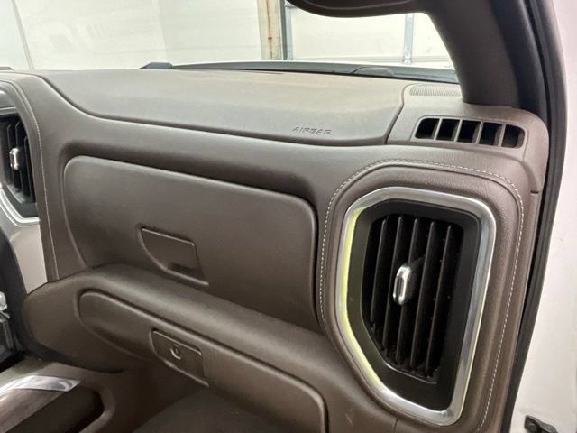 Used 2019 Chevrolet Silverado 1500 LTZ w/ LTZ Premium Package AWD/4WD image 16
