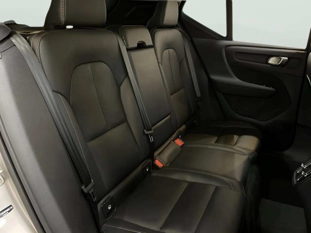 Used 2025 Volvo XC40 B5 Plus AWD/4WD image 73