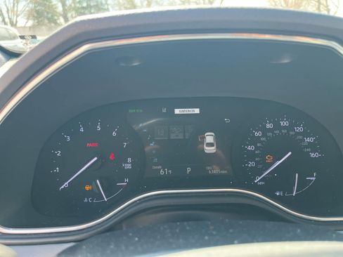 Used 2019 Toyota Avalon XLE w/ Moonroof Package FWD image 8