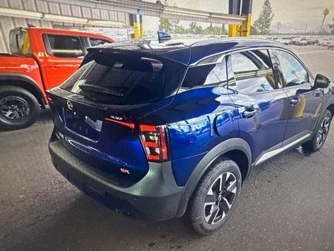 Certified 2025 Nissan Kicks SR FWD image 6