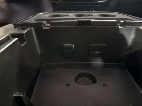 Used 2017 GMC Sierra 3500 4x4 Regular Cab image 27