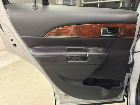 Used 2012 Lincoln MKX AWD image 29