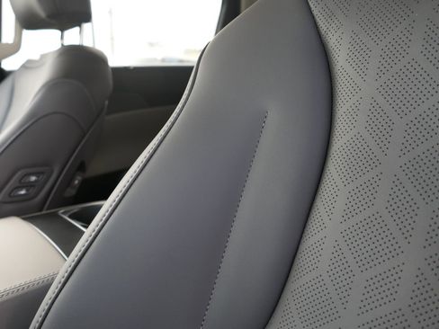 New 2026 Kia Carnival SX FWD image 12