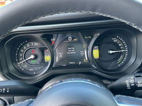 Used 2025 Jeep Wrangler Sahara 4xe image 13